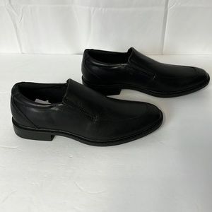 GOODFELLOW men’s Tobe loafers.